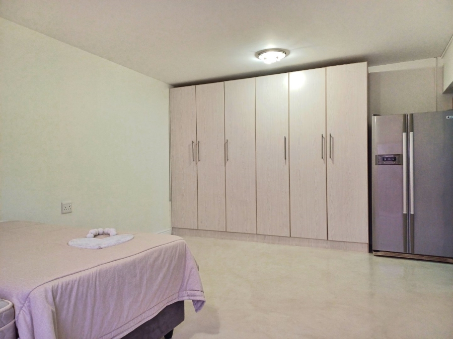 4 Bedroom Property for Sale in Avonddans Western Cape
